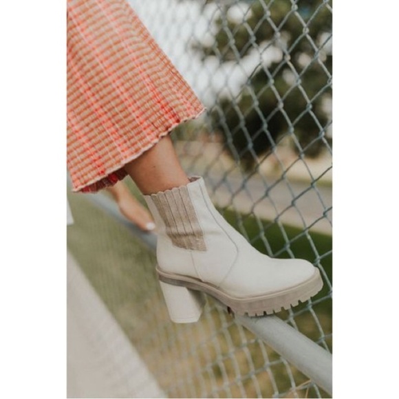 NEW Free People James Chelsea Heeled Boots Size 38 - Picture 11 of 12